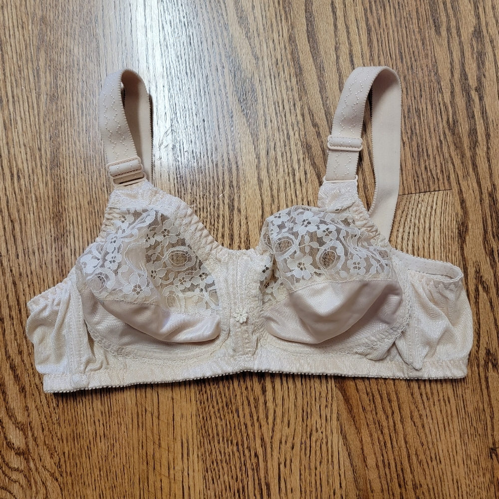 Nearly Me Wireless Bra